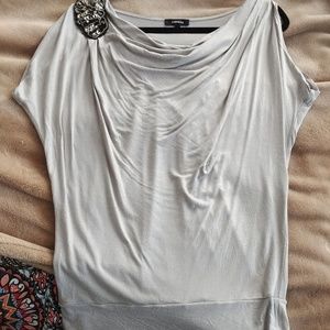 Express Top with sequin applique